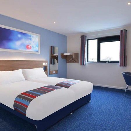 Travelodge Bromborough Port Sunlight Extérieur photo