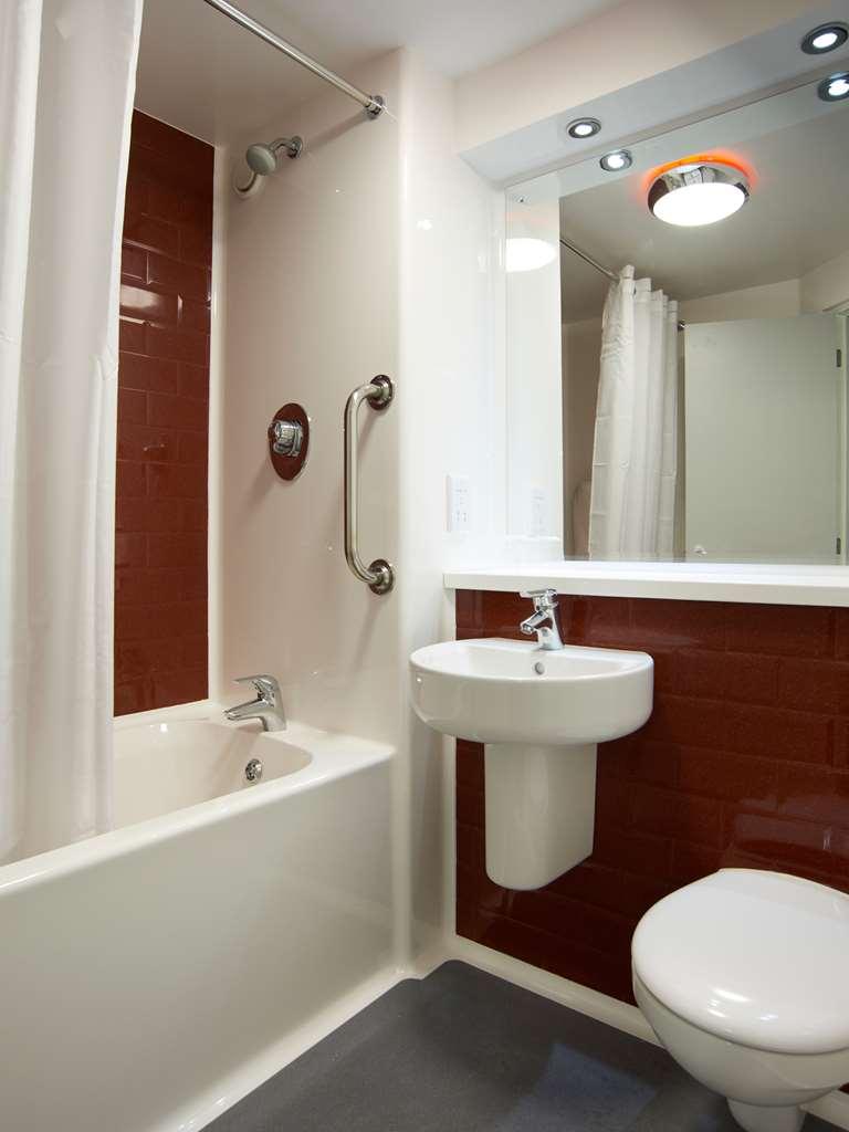 Travelodge Bromborough Port Sunlight Chambre photo