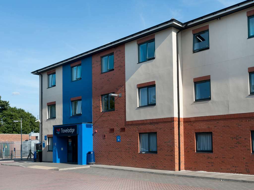 Travelodge Bromborough Port Sunlight Extérieur photo