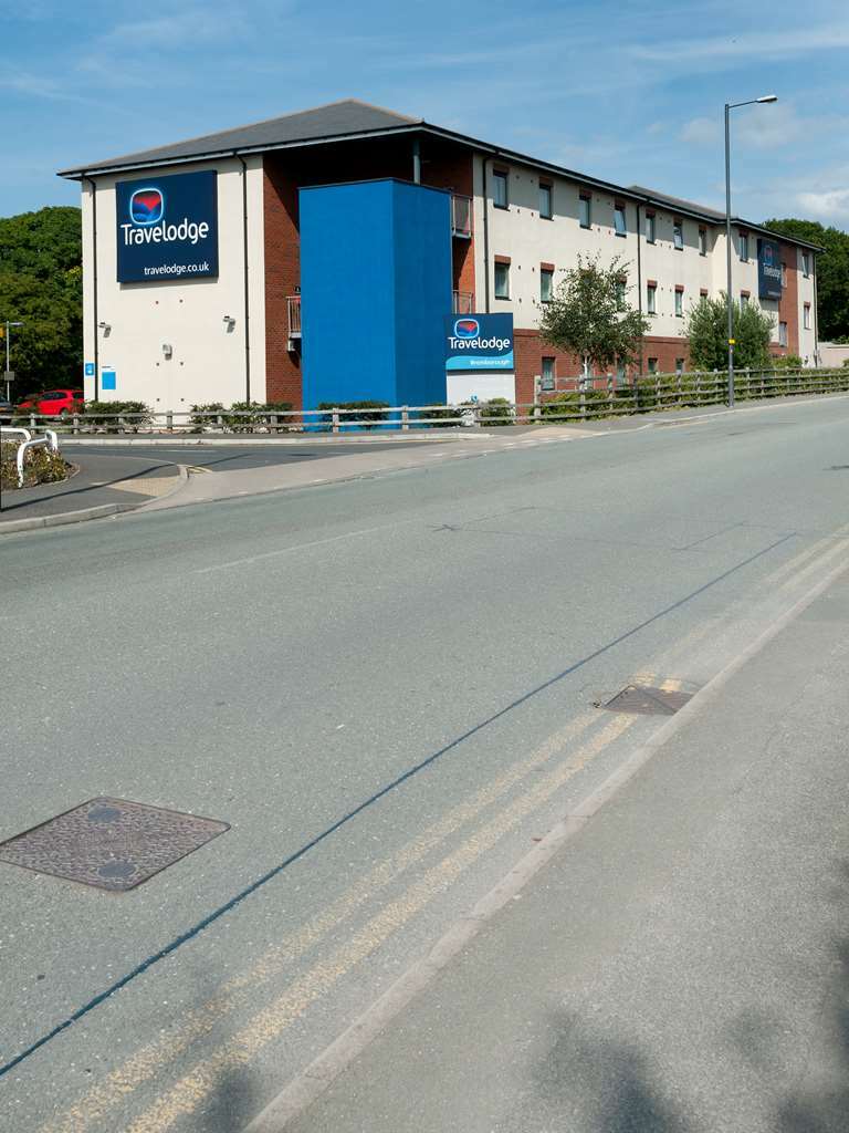 Travelodge Bromborough Port Sunlight Extérieur photo